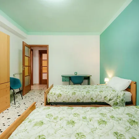 Casa Spaziosa, A Pochi Passi Da Metro E Centro