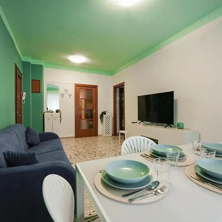 Casa Spaziosa, A Pochi Passi Da Metro E Centro *