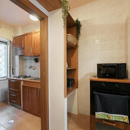Apartment Casa Spaziosa, A Pochi Passi Da Metro E Centro
