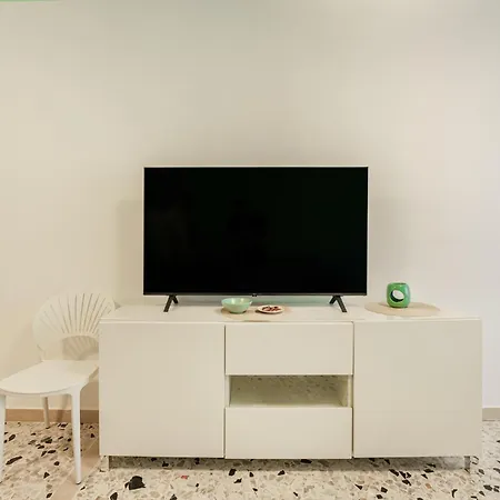 Apartment Casa Spaziosa, A Pochi Passi Da Metro E Centro