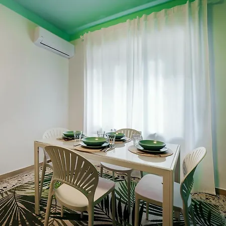 Apartment Casa Spaziosa, A Pochi Passi Da Metro E Centro *