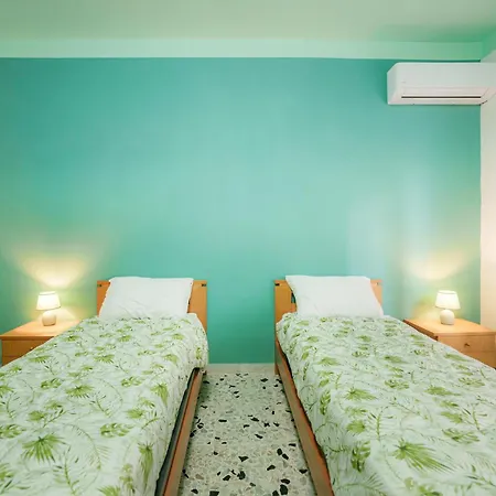 Casa Spaziosa, A Pochi Passi Da Metro E Centro Lejlighed