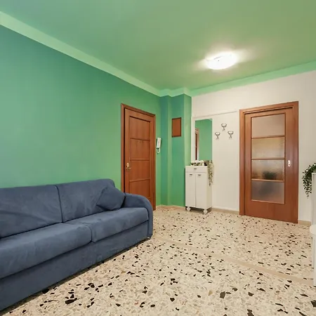 Apartamento Casa Spaziosa, A Pochi Passi Da Metro E Centro Nápoles